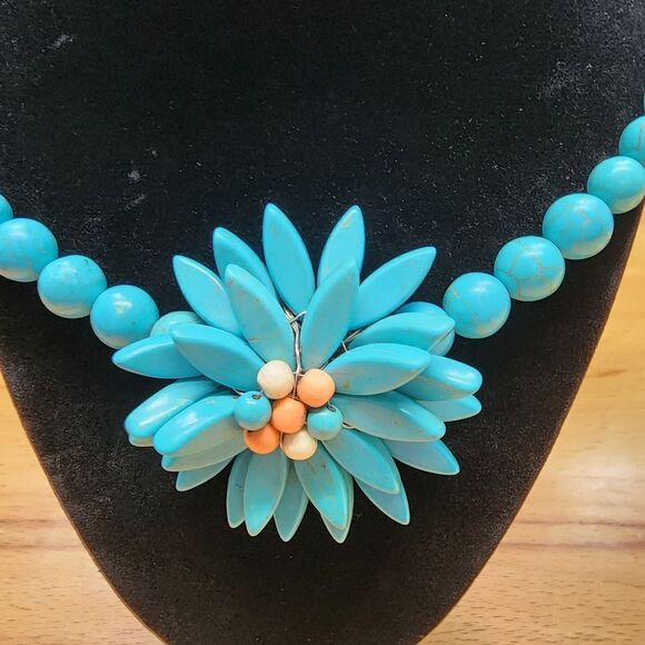 Blue Beaded Necklace Chunky Flower Statement 17" - Picture 2 of 3